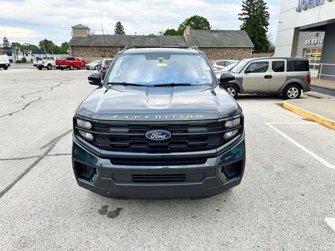 Certified 2025 Ford Expedition Active AWD/4WD image 2