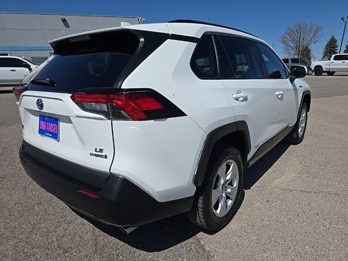 Used 2019 Toyota RAV4 LE image 7