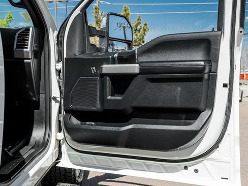 Used 2020 Ford F150 Platinum w/ Equipment Group 701A Luxury AWD/4WD image 42