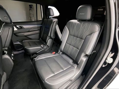 Used 2025 Buick Enclave Avenir w/ Trailering Package, 5000 lbs. image 35