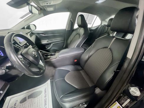 Used 2022 Toyota Camry SE w/ Convenience Package image 14