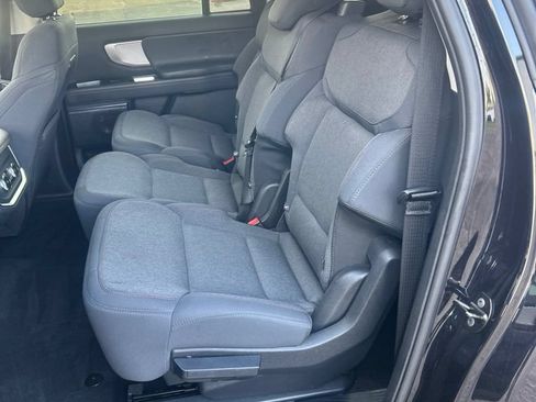 Used 2025 Ford Expedition Max Active AWD/4WD image 6