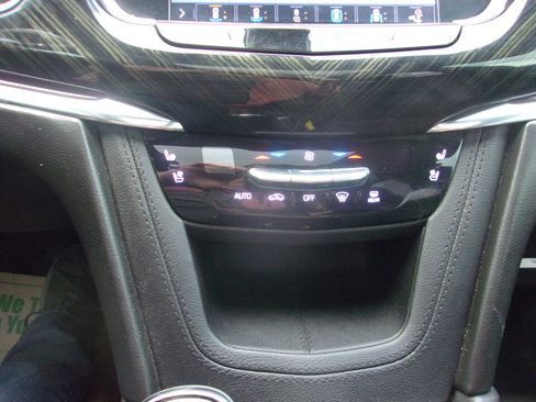 Used 2020 Cadillac XT6 Premium Luxury image 22