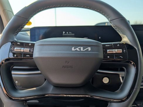 New 2026 Kia Sorento S FWD image 32