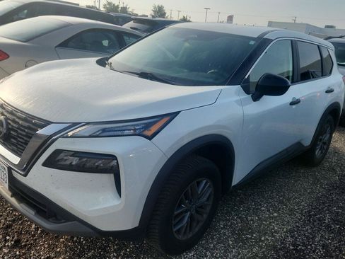 Used 2023 Nissan Rogue S AWD/4WD image 6