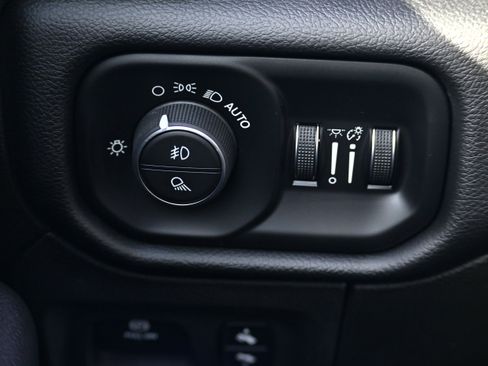 Used 2019 RAM 1500 Big Horn image 23