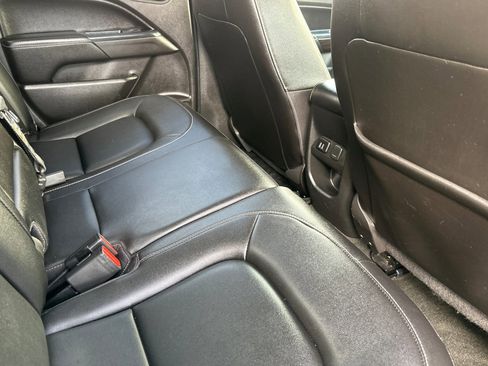 Used 2015 GMC Canyon SLT w/ Driver Alert Package image 17