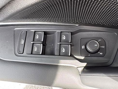 New 2026 Volkswagen Tiguan SE R-Line FWD image 16
