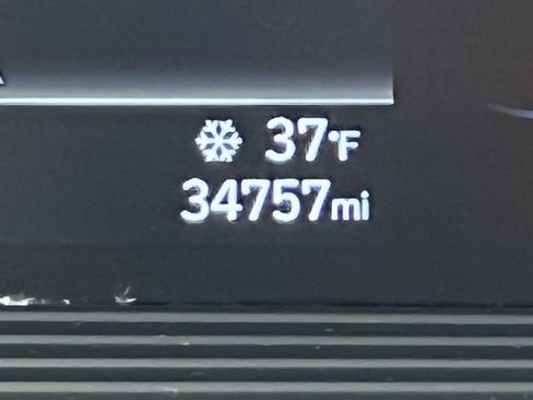 Certified 2023 Hyundai Venue SEL w/ Cargo Package image 24