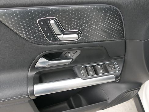 Used 2025 Mercedes-Benz GLA 250 image 13