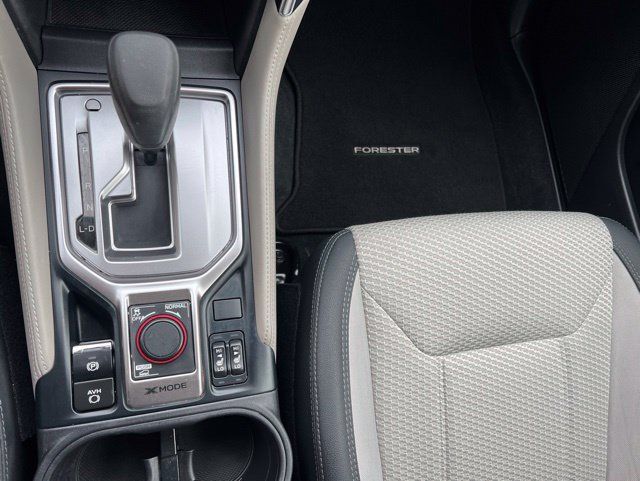 Used 2024 Subaru Forester Premium AWD/4WD image 16