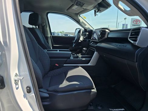 Used 2023 Toyota Tundra SR5 w/ SR5 Convenience Package AWD/4WD image 11