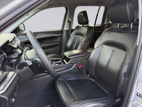 Used 2023 Jeep Grand Cherokee 4WD 4xe image 11