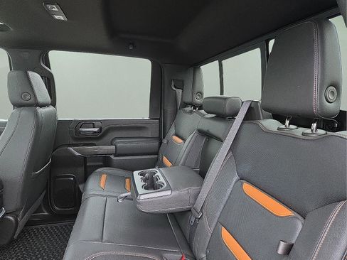 Used 2022 GMC Sierra 2500 AT4 w/ AT4 Preferred Package AWD/4WD image 10