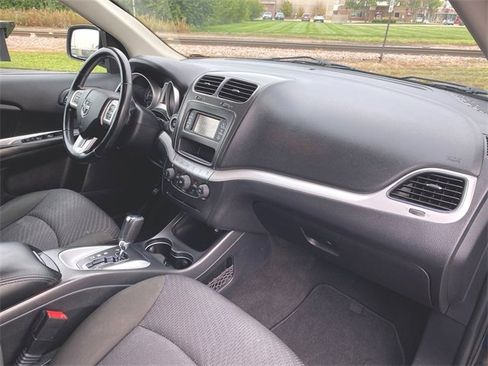 Used 2019 Dodge Journey SE w/ Connectivity Group image 27