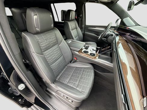Certified 2025 Cadillac Escalade ESV Sport Platinum AWD/4WD image 15