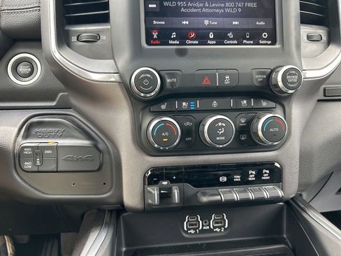 Used 2020 RAM 3500 Laramie w/ Night Edition image 28