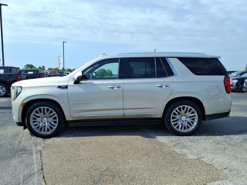 Used 2024 GMC Yukon Denali w/ Denali Reserve Package AWD/4WD image 2