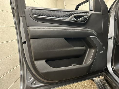 Used 2021 GMC Yukon Denali w/ Denali Premium Package image 14