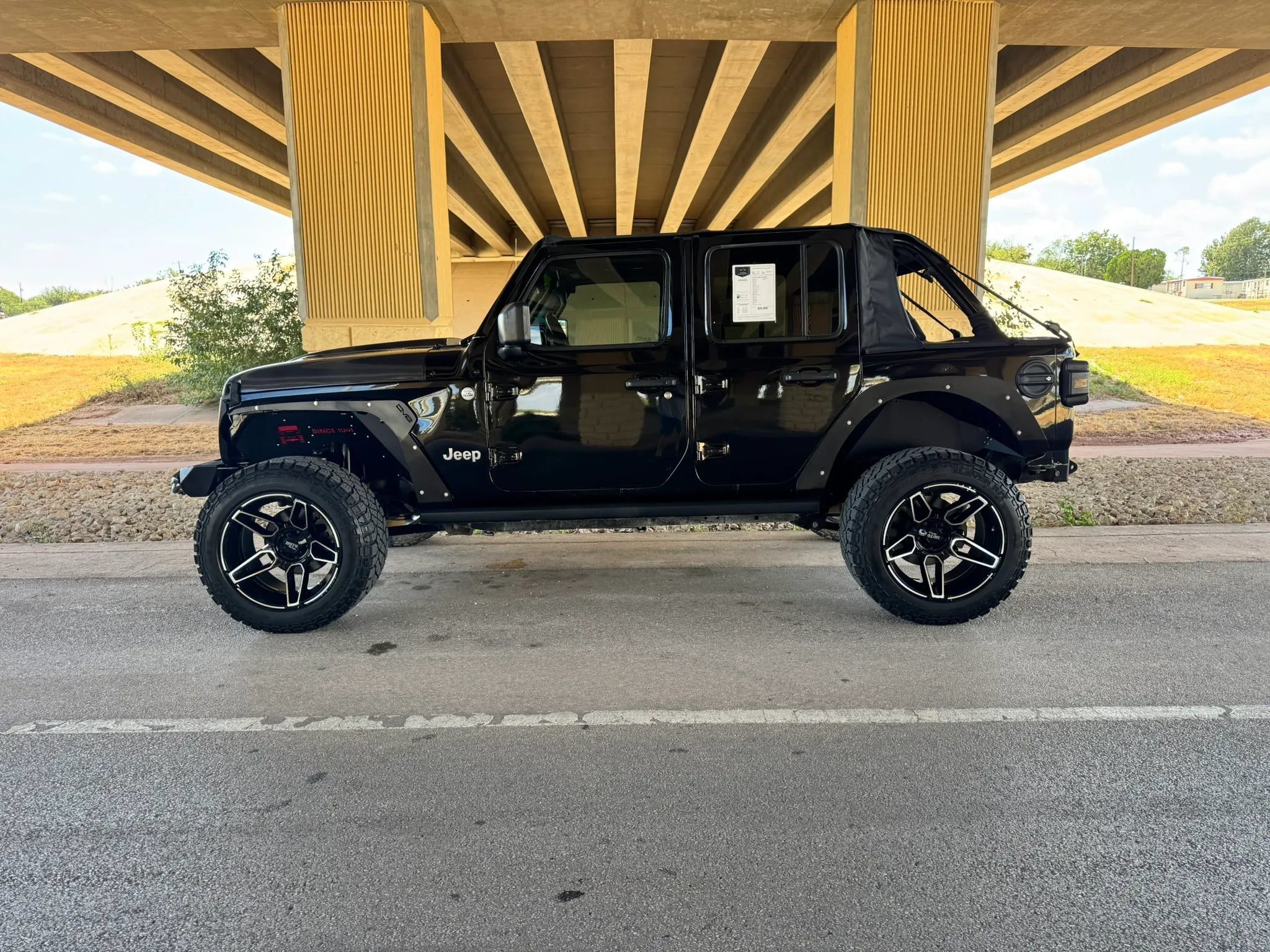 Used 2020 Jeep Wrangler Unlimited Sahara AWD/4WD image 6