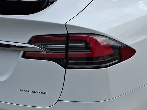 Used 2020 Tesla Model X Long Range image 12