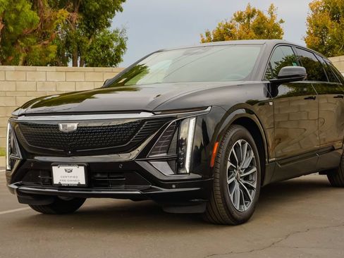 Certified 2024 Cadillac Lyriq Sport w/ LPO, Floor Liner Package AWD/4WD image 2
