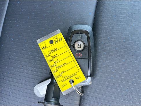 Used 2025 Ford Maverick Lobo AWD/4WD image 31