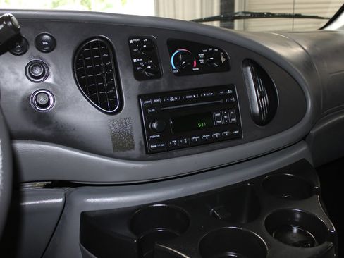 Used 2008 Ford E-350 and Econoline 350 XL RWD image 14