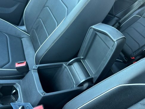 Used 2022 Volkswagen Tiguan SEL R-Line image 31