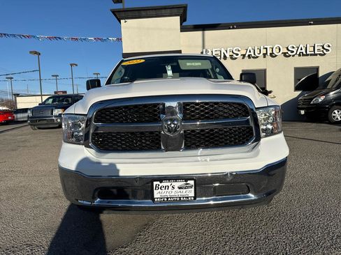 Used 2022 RAM 1500 Classic SLT image 3