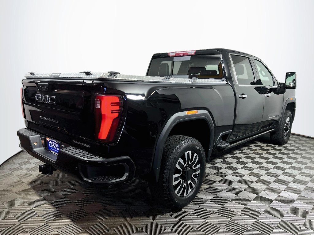 Used 2024 GMC Sierra 3500 Denali Ultimate AWD/4WD image 7