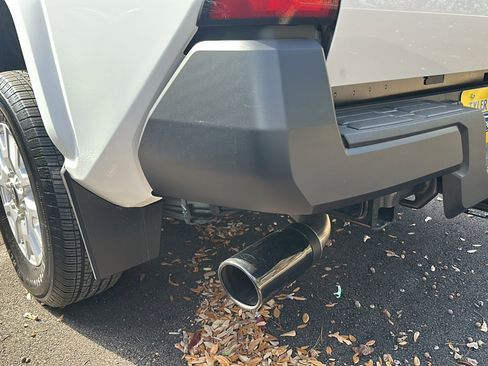 Used 2024 Toyota Tacoma SR image 9