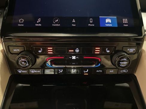 Used 2024 Jeep Grand Cherokee Limited w/ Trailer Tow Package image 33