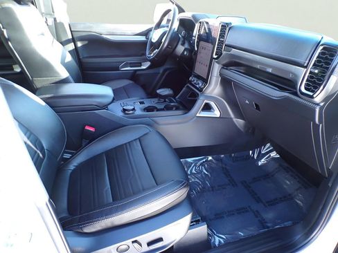 Used 2024 Ford Ranger Lariat w/ Trailer Tow Package image 8