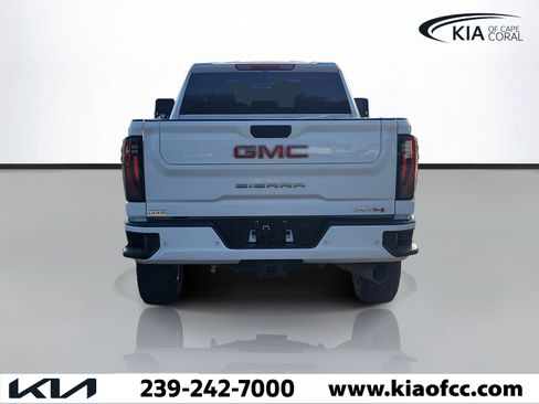 Used 2026 GMC Sierra 2500 AT4 AWD/4WD image 4