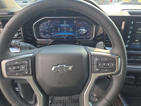 Used 2025 Chevrolet Silverado 1500 LT Trail Boss w/ Convenience Package II AWD/4WD image 20