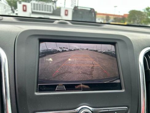 Used 2022 Chevrolet Equinox LT FWD image 22