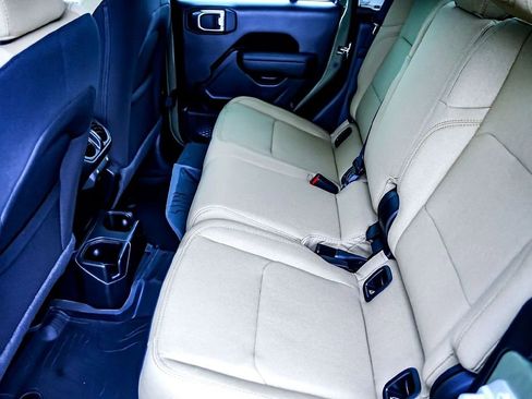 New 2026 Jeep Gladiator Willys AWD/4WD image 32