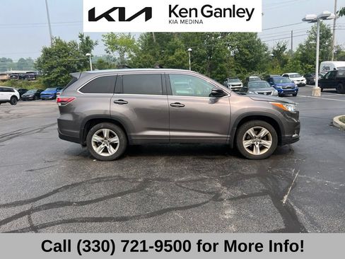 Used 2016 Toyota Highlander Limited AWD/4WD image 4
