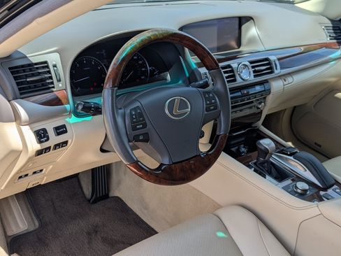Used 2017 Lexus LS 460 w/ Comfort Package RWD image 14
