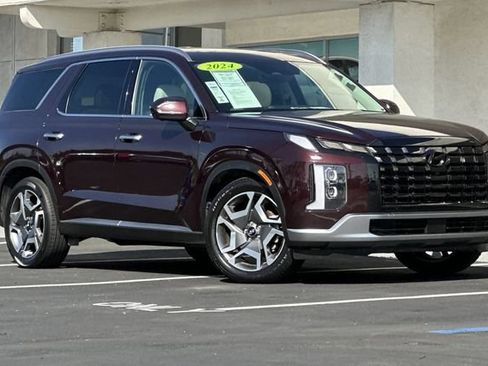 Used 2024 Hyundai Palisade Limited FWD image 2