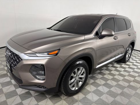 Used 2019 Hyundai Santa Fe SE image 9