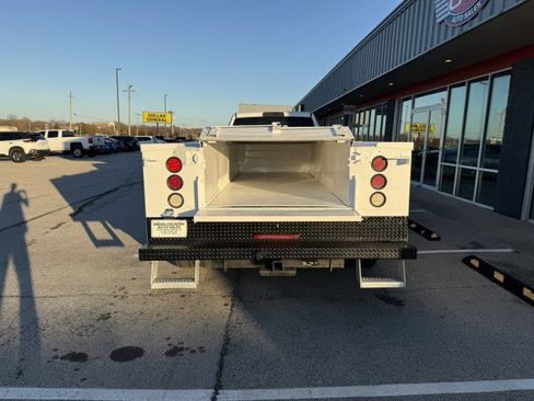 Used 2017 RAM 4500 Tradesman w/ Power & Remote Entry Group image 10