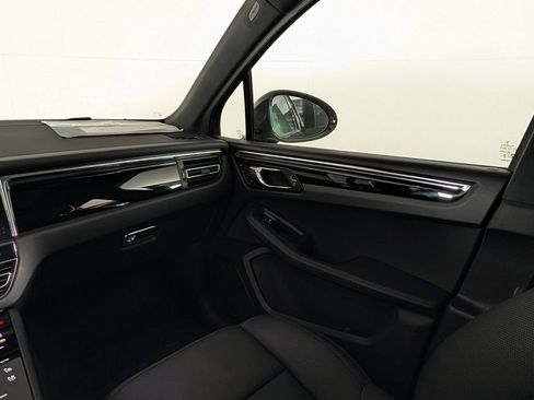New 2026 Porsche Macan AWD/4WD image 23