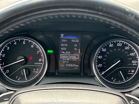 Used 2021 Toyota Camry SE w/ Convenience Package image 22