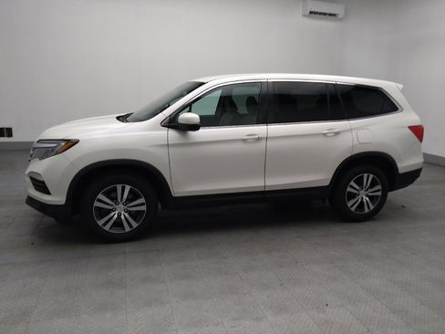 Used 2017 Honda Pilot EX image 2