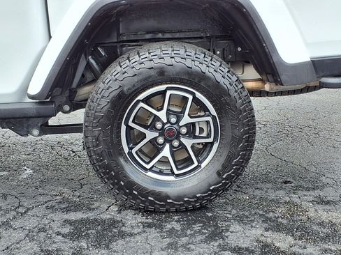 Used 2025 Jeep Gladiator Rubicon AWD/4WD image 10
