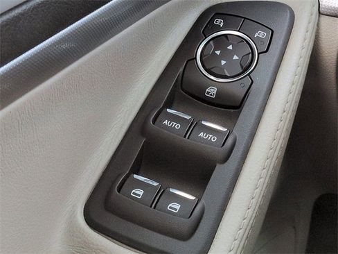 Used 2013 Ford Explorer XLT image 22