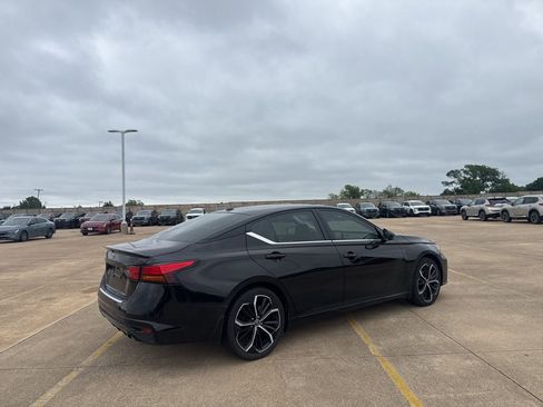 Certified 2023 Nissan Altima 2.5 SR w/ SR Premium Package FWD image 21