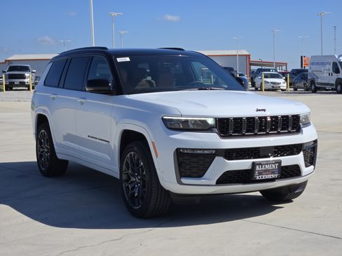 New 2026 Jeep Grand Cherokee L Summit w/ Obsidian Package AWD/4WD image 3